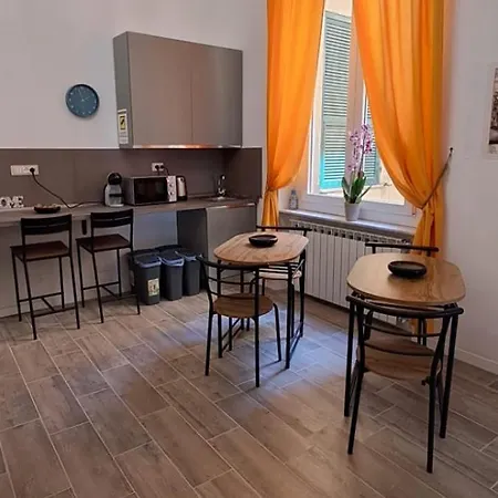 Il Porto בית הארחה